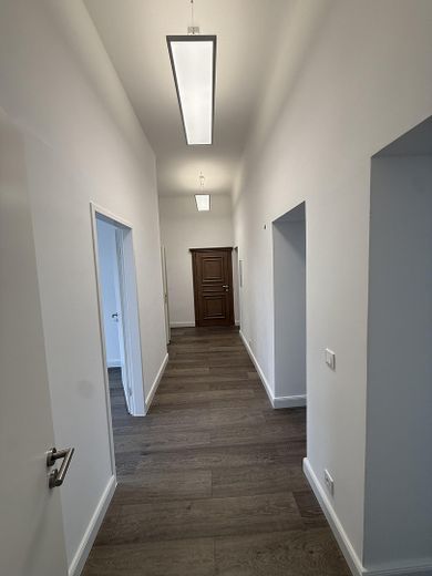 Commercial space for medical practice, practice, cosmetics, massage, office or law firm in RUDOW, 160 m2 for rent – Flur