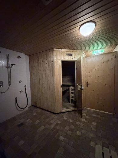 2-Zimmer Terrassenwohnung zu vermieten – Gemeinschaftssauna