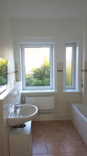 Erdgeschosswohnung in schmucker Stadtvilla – Vollbad