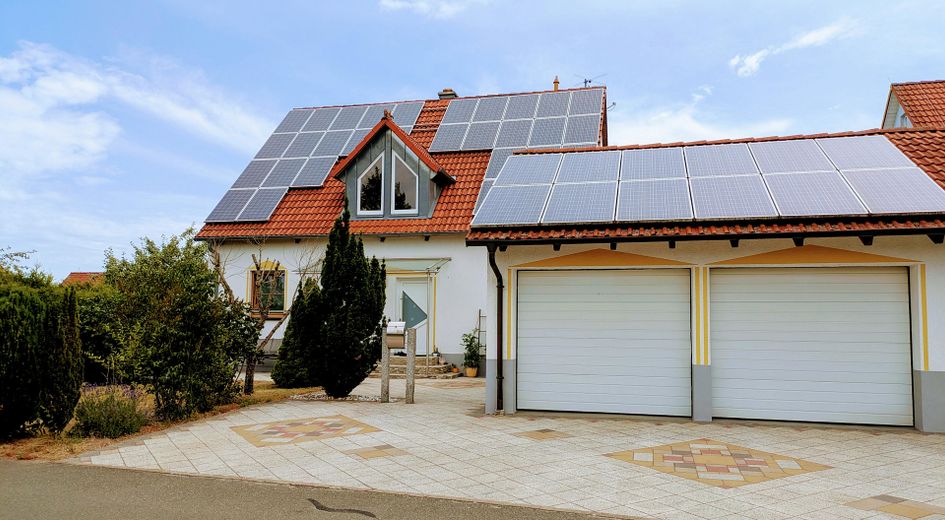 Haus mit Doppelgarage