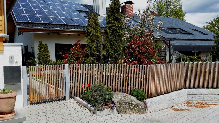 Ruhige 2-Zimmer-Whg. mit gehobener Ausstattung und Gartenanteil – Eingangsbereich