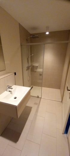 Souterrain Wohnung mit eigenem Eingang – Bad 