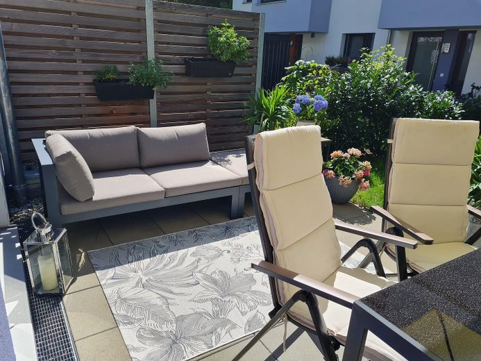 Moderna villetta a schiera di testa con giardino esposto a sud-ovest – Garten#3
