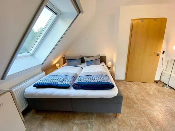 Schlafzimmer 2 OG