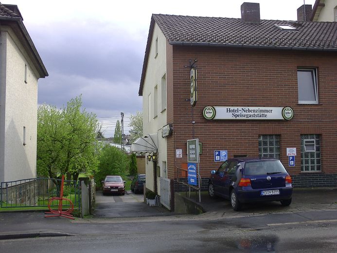 EFH 3ZKB 84qm in Fuldatal Ihringshausen - Miete oder Mietkauf €200+NK – Zugang zum Haus im Hinterhof
