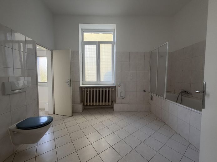 Apartamento céntrico de 3 habitaciones en Nordend con cocina equipada y baño con luz natural – Foto 13