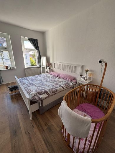 Old-Building Dream in Leipzig-Gohlis Mitte: Spacious 3-room apartment (88 m²) with stylish character – Schlafzimmer