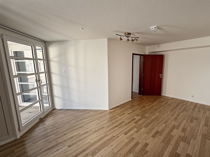 Provisionsfrei: Helle 2-Zi.-Wohnung mit Balkon in der Reutlinger Altstadt – neues Bad, Fernwärme – Schlafzimmer