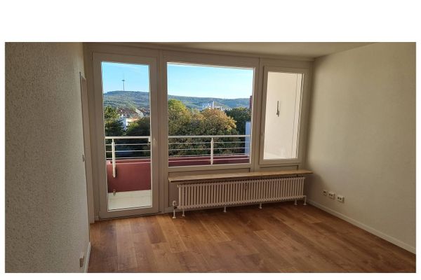Cómodo piso de 3 habitaciones con balcón