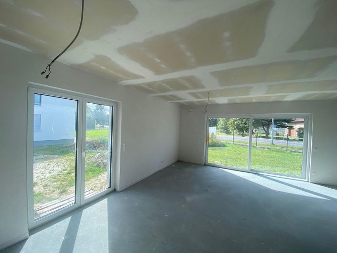 Sin comisión, primera ocupación, ¡encantador bungalow con parcela incluida en Sonnewalde-Münchhausen! – Wohnzimmer, Esszimmer