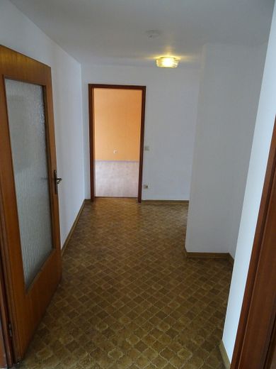 Helle 3,5 Zimmer Wohnung 1. OG mit Balkon, Stellplatz, Garten in 72348 Rosenfeld Heiligenzimmern ab sofort zu vermieten – Foto 3