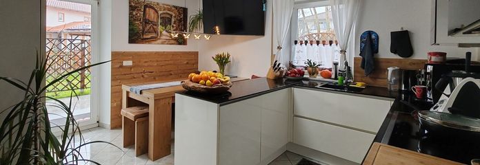 Großzügige Erdgeschosswohnung in Tacherting/Emertsham – Küche
