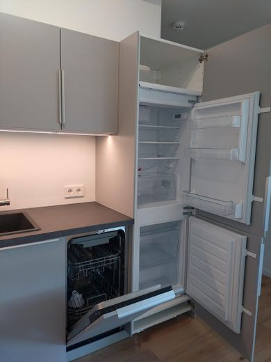 Neue Küche mit Kühl-Gefriersch