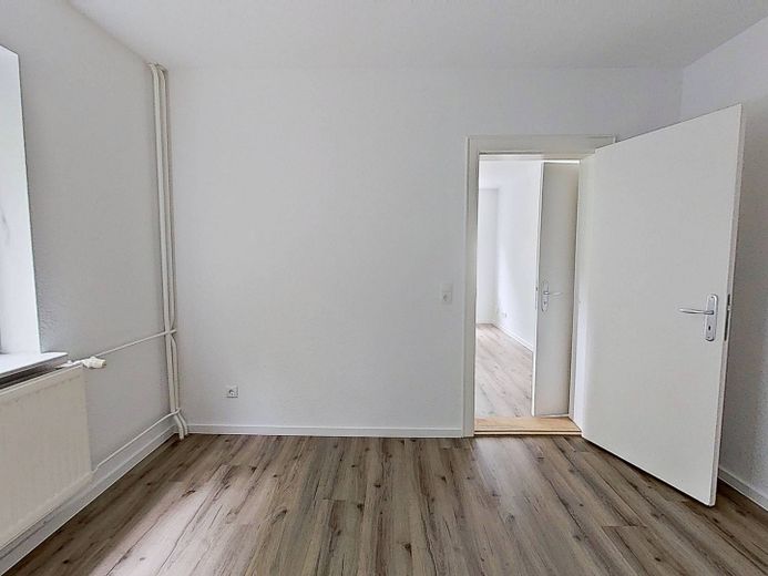 **Herbstliche Ersparnis: 1 NKM FREI** Modern und gemütlich: Schicke 3-Zimmer-Wohnung mit Tageslichtbad – Ansicht II: Schlafzimmer I