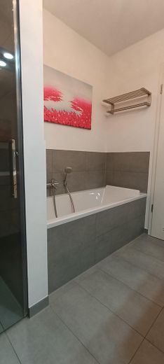 Direct beschikbare 3-kamer-tuinwoning met ZW-terras & nieuwe verwarming – provisievrij – Badewanne/Dusche