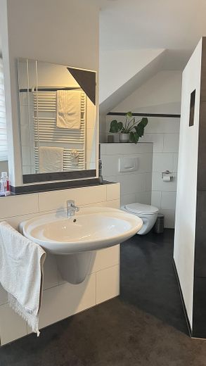 Einfamilienwohnhaus mit Doppelgarage und großem Garten - Privatverkauf – Foto 15