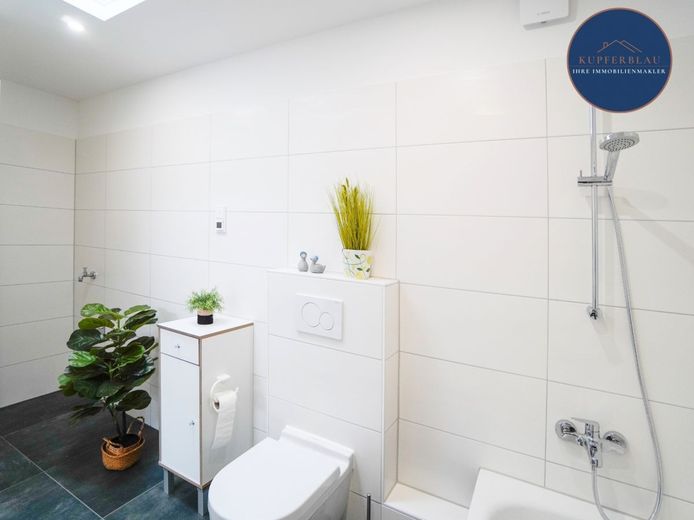 Sanierter Bungalow mit traumhaftem Garten in ruhiger Lage in Rheinbach-Stadt – Badezimmer