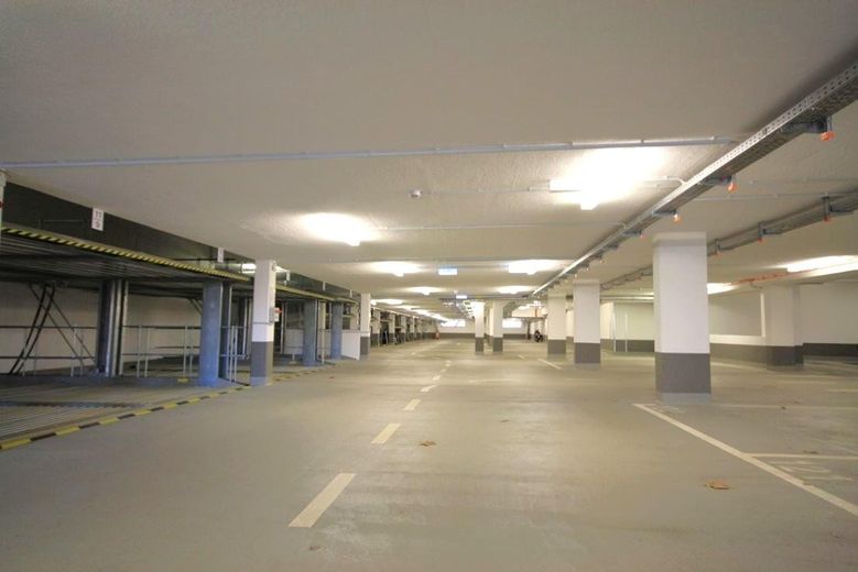 Un cadre de vie exclusif au bord de la Spree – Appartement meublé de 2 pièces (97m2) sur la presqu’île de Stralau – Garage / Underground Parking