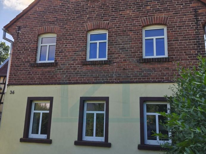 Einfamilienhaus mit Scheune und 447 m² großem Grundstück in Petersberg bei Eisenberg – Foto 1
