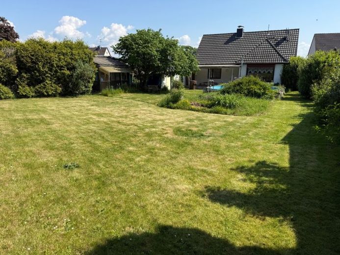 Baugrundstück für freistehendes Einfamilienhaus in ruhiger Wohngegend – Foto 1