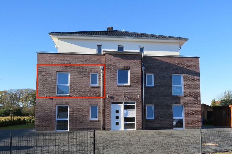 Jasne, w dużej mierze bezbarierowe mieszkanie własnościowe z balkonem i windą – Hausansicht vorn mit Hof