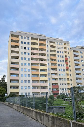 Provisionsfrei - Gepflegte 2-Zimmerwohnung mit Balkon Fürth - Privatverkauf – Abschnitt Wohnblock