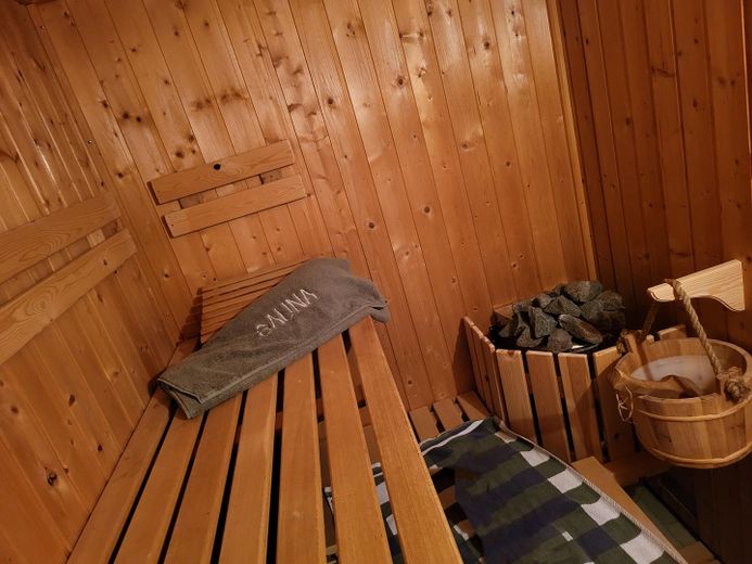 Barrierefreier Bungalow · ca. 190 m² nutzbare Fläche · ruhige Wohnlage · vielseitiges Wohnkonzept – Sauna UG