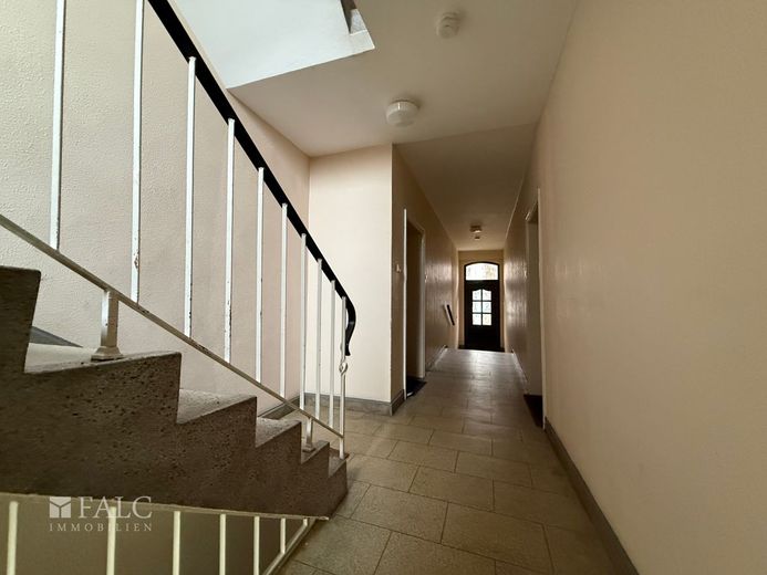 Eigennutzer aufgepasst: 2,5-Zimmer-Wohnung mit Balkon in der Moltkestraße – Treppenhaus