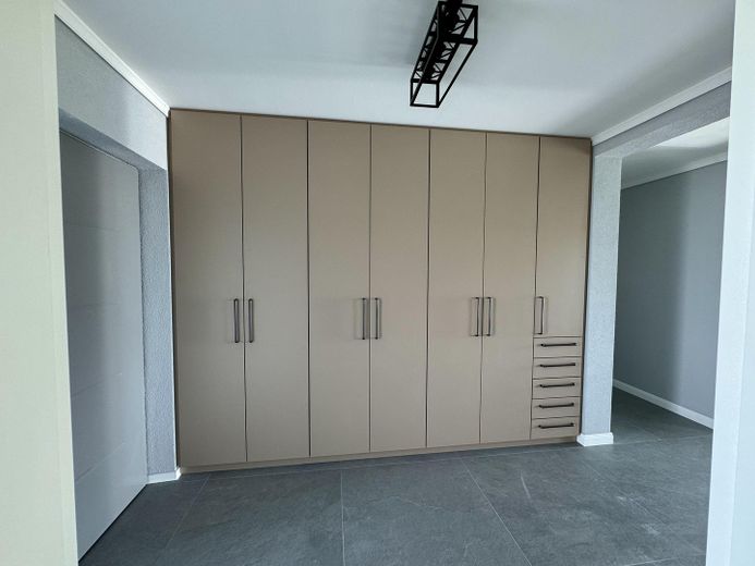Garderobenschrank