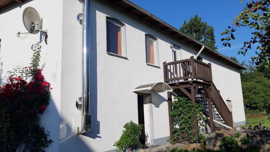 Idyllisches Zweifamilienhaus vor den Toren Stralsunds mit traumhaft großem Garten – Eingang Wohnung 2