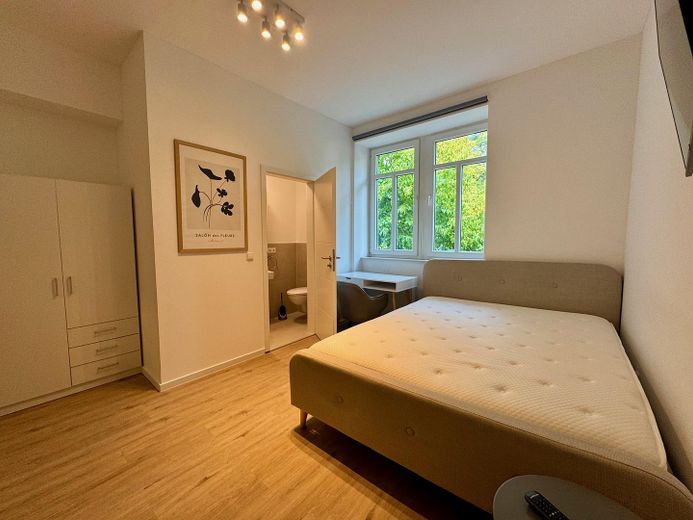 Меблированная квартира с кухней, TV, WIFI – Apartment mit Doppelbett 