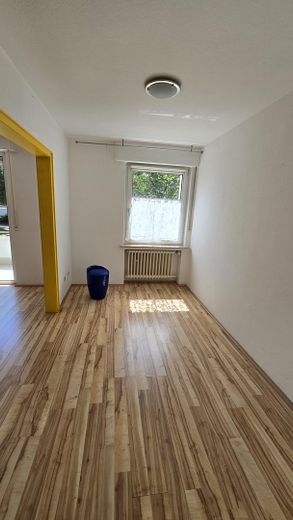 UN kampüsü ve Bundesviertel’e yakın, sakin konumda aydınlık 3 odalı daire – Esszimmer