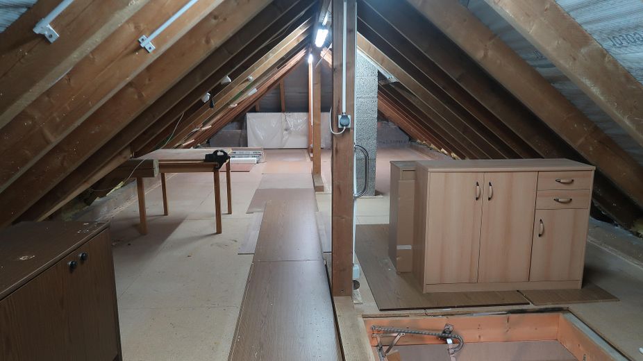 Viel Platz, viel Grün, kein Stress: Ihr neues Zuhause am Waldrand – Spitzboden