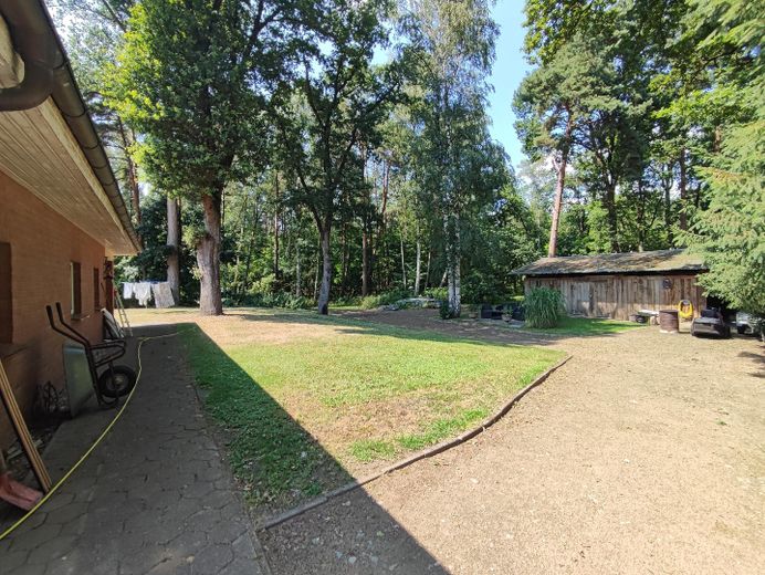 GGrundstück mit Nebengebäude