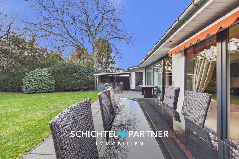 Osterholz | Hochwertig saniertes Einfamilienhaus mit großem Garten – S&amp;P | Terrasse
