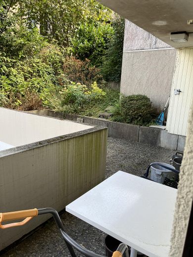 Emplacement privilégié au calme ! Appartement-terrasse de 4 pièces à FR-Neuburg – Kleine Terrasse