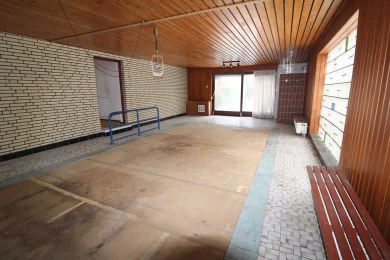 Charmanter, individueller Walmdach Bungalow mit Vollkeller, ruhigem, idyllischem Grundstück &amp; Garage – 16 - Abstellraum - ehemaliger Pool