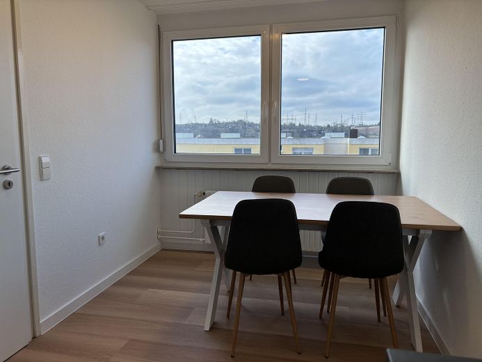 Kapitalanlage - Voll möblierte WG-Wohnung in Ludwigsburg-Neckarweihingen – Essbereich