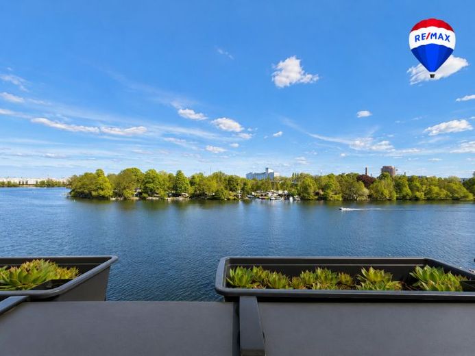 Exklusive 4-Zimmer-Wohnung mit Wasserblick, Balkon & Tiefgarage in Bestlage von Berlin-Spandau – Foto 1