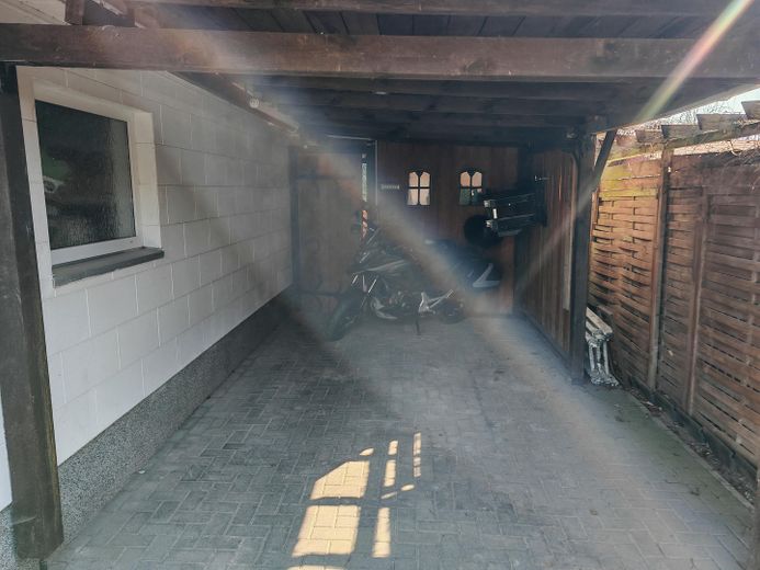 Grande casa unifamiliare a Wanzka – Carport