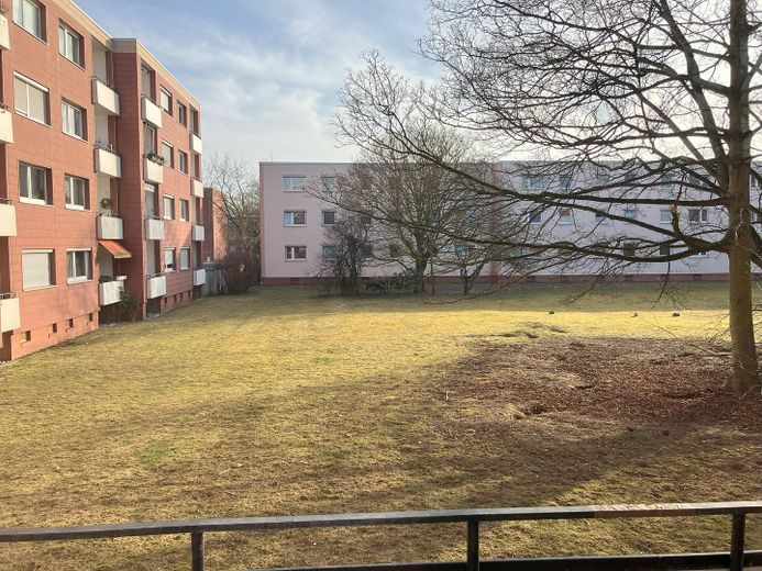 3 Zimmer Erdgeschosswohnung in der Weststadt  Braunschweig – Blick vom Balkon