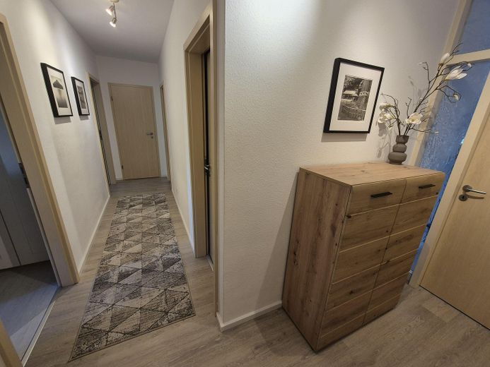 Königstein. Atractivo piso de 4 habitaciones a poca distancia a pie del centro de la ciudad – Diele