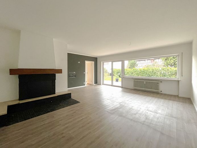 4 EG Wohnzimmer Ansicht 1