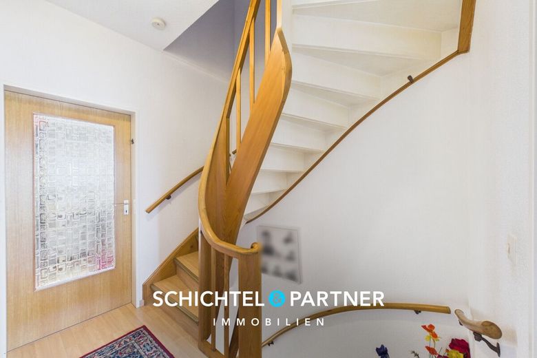 Ohlenhof | Ansprechendes Reihenmittelhaus mit Balkon und Terrasse – S&amp;P | Flur