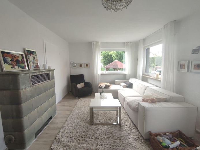 Schönes Haus in zentraler Lage – Wohnzimmer