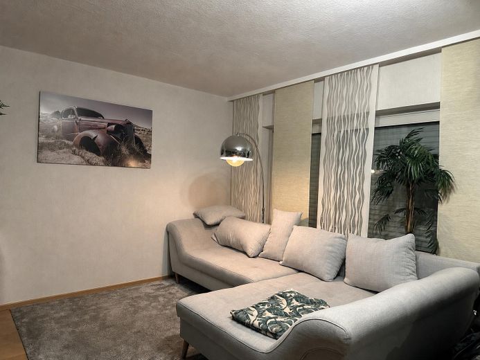 Großzügige 1-Zimmer Wohnung mit Balkon und Garage in Bornheim-Waldorf – Wohnbereich