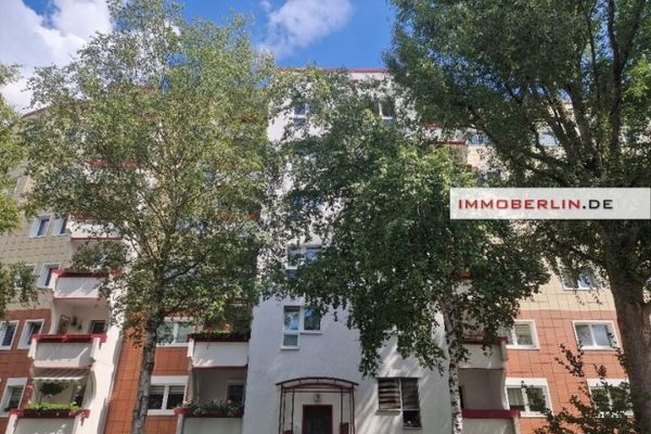 IMMOBERLIN.DE - Familienfreundliche Wohnung mit sonnigem Südwestbalkon