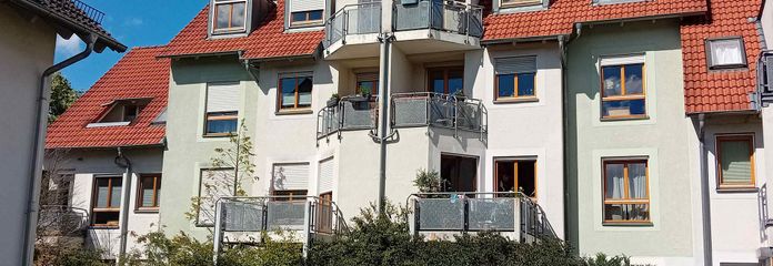 Красива 2-кімнатна квартира у власності плюс студія та паркомісце в підземному гаражі в Ерланген-Тенненлое – Fassade