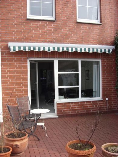 Terrasse vor dem Wohnzimmer 