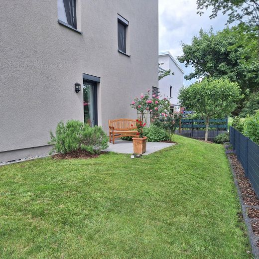 Exklusives Stadthaus am Seerosenpark in Bremen Oberneuland - provisonsfrei! – Impressionen - Garten